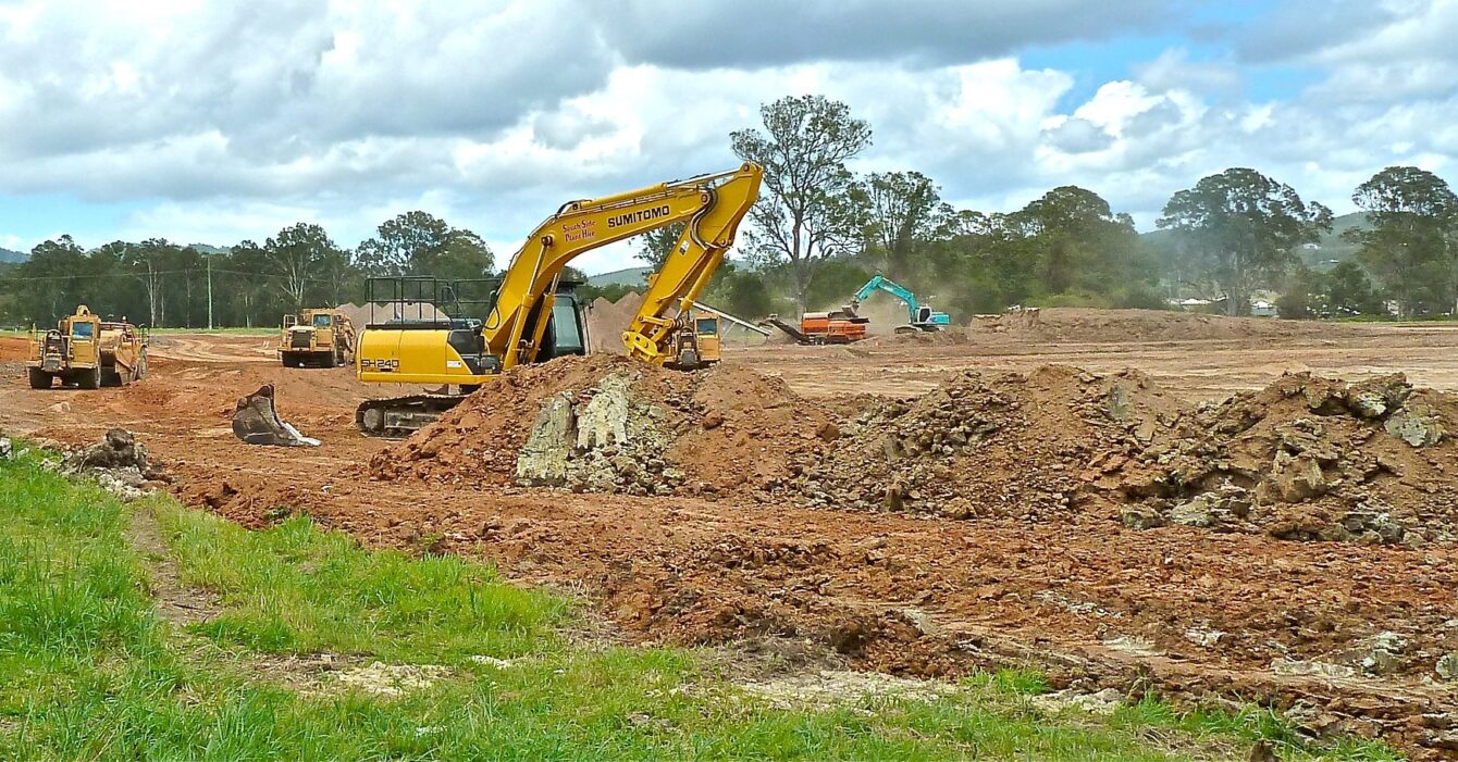 bulldozer-410120_1920